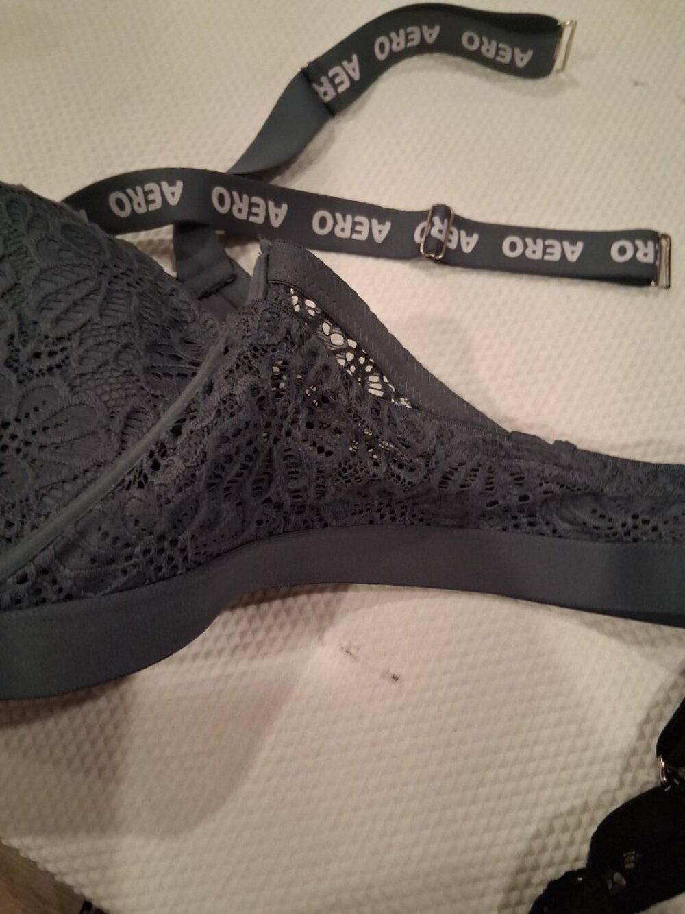 2 Bras - Picture 8 of 8